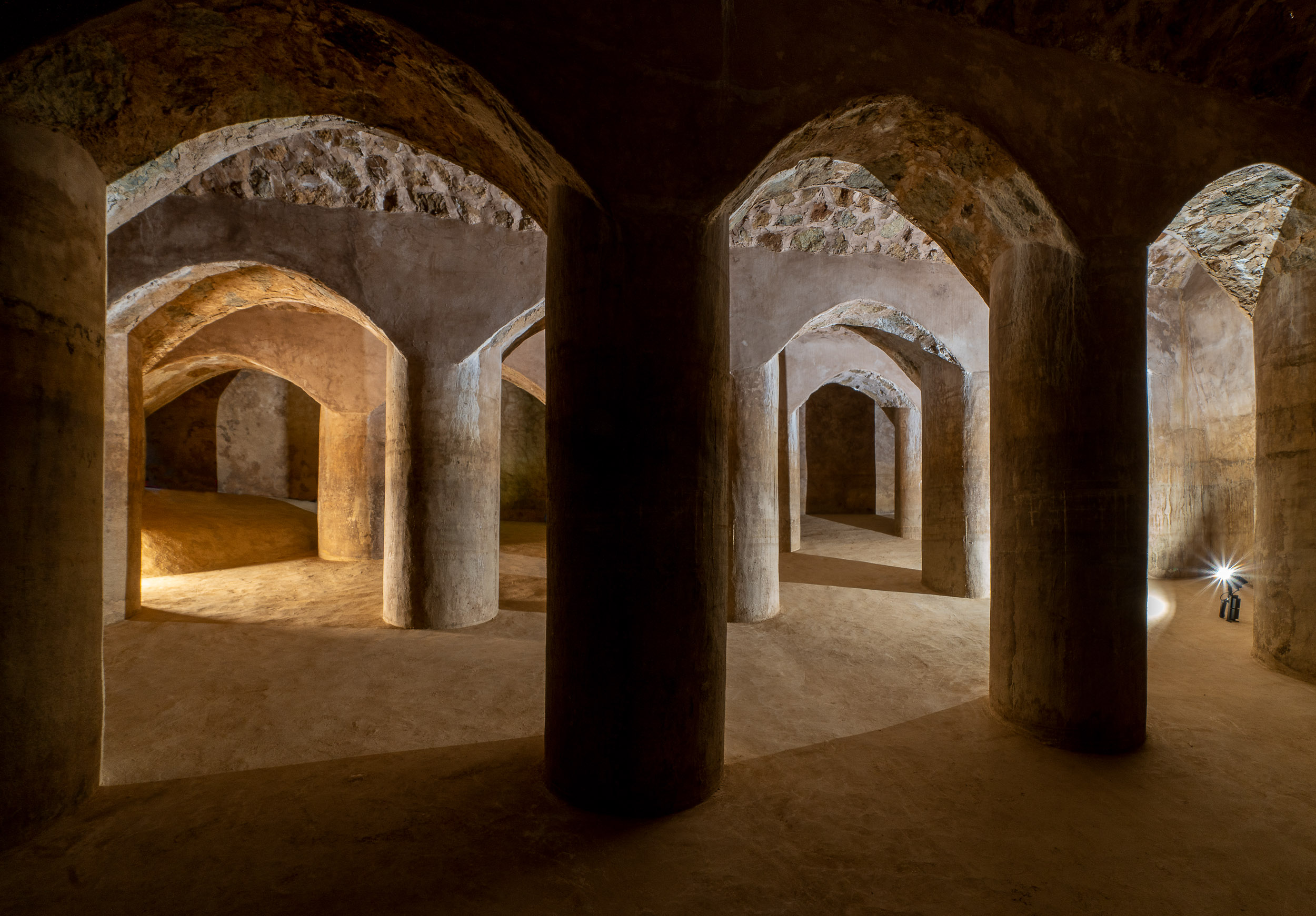 Investigació sobre els noms apareguts al dipòsit del Park Güell